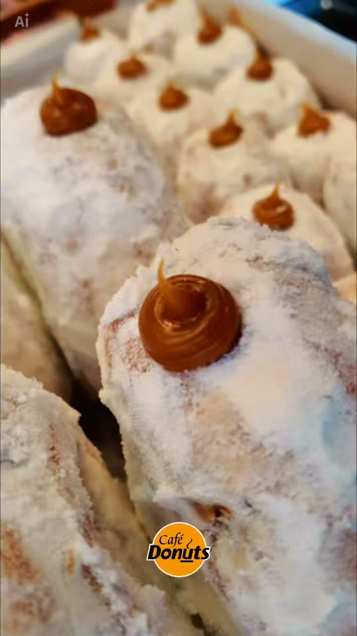 🍩 Os donuts açucarados que todo mundo ama! Massa fofinha, a delicadeza do açúcar na cober...